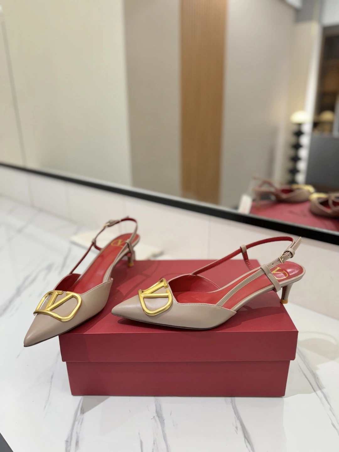 COCO-- V1859ti9o VW2S0Q70DSHP45 Heel height：4.5CM goatskin cowhide item:E-X138C3039